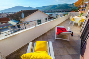 Отель Apartment Ive  Трогир